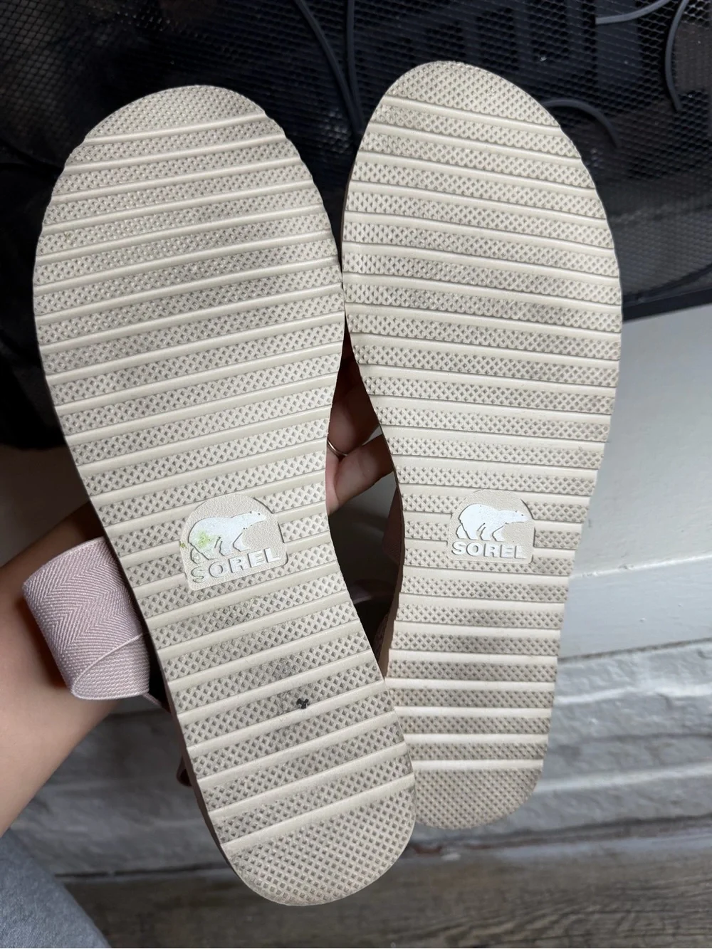 Sorel Ella Sandals Pinkish-Rose Metallic Textured Leather Toe Strap Size 10.5